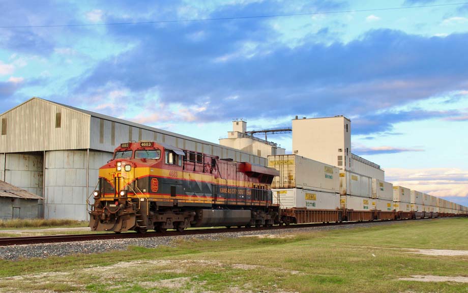 A KCS intermodal train at Robstown, Texas.
