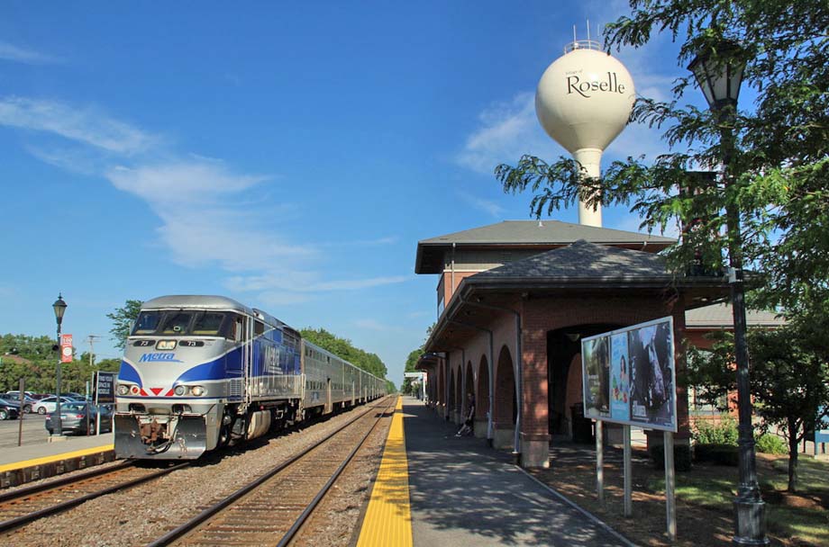A Metra train arrives in Roselle.