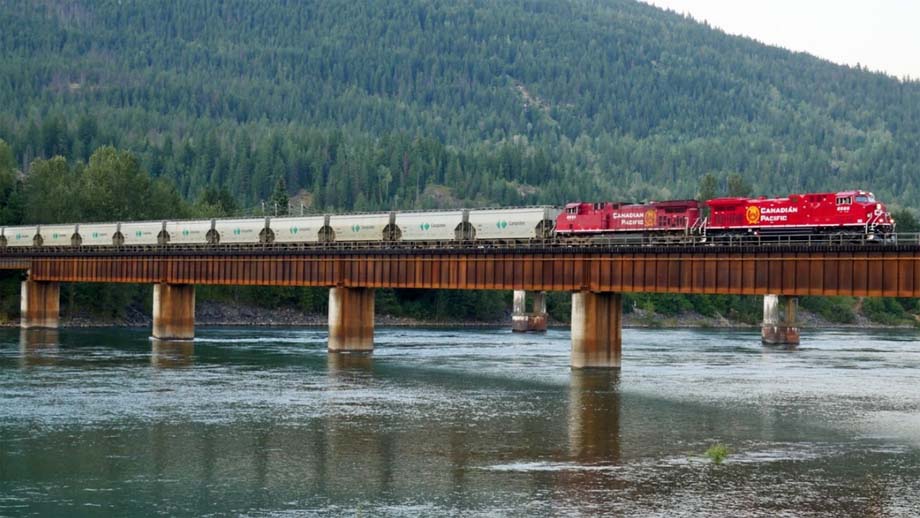 A Canadian Pacific potash unit train.